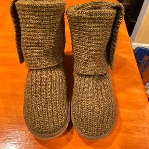 Classic Cardy Knit Uggs